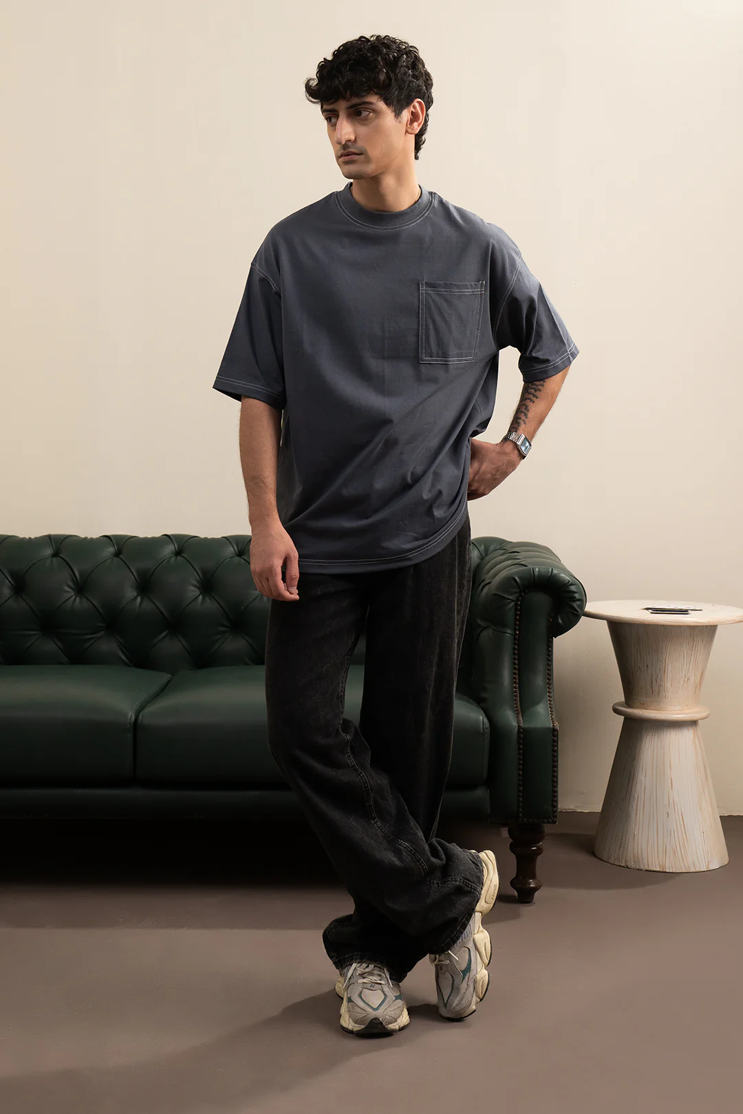 Basic Oversized Pocket T-Shirt - D041 - Image 2