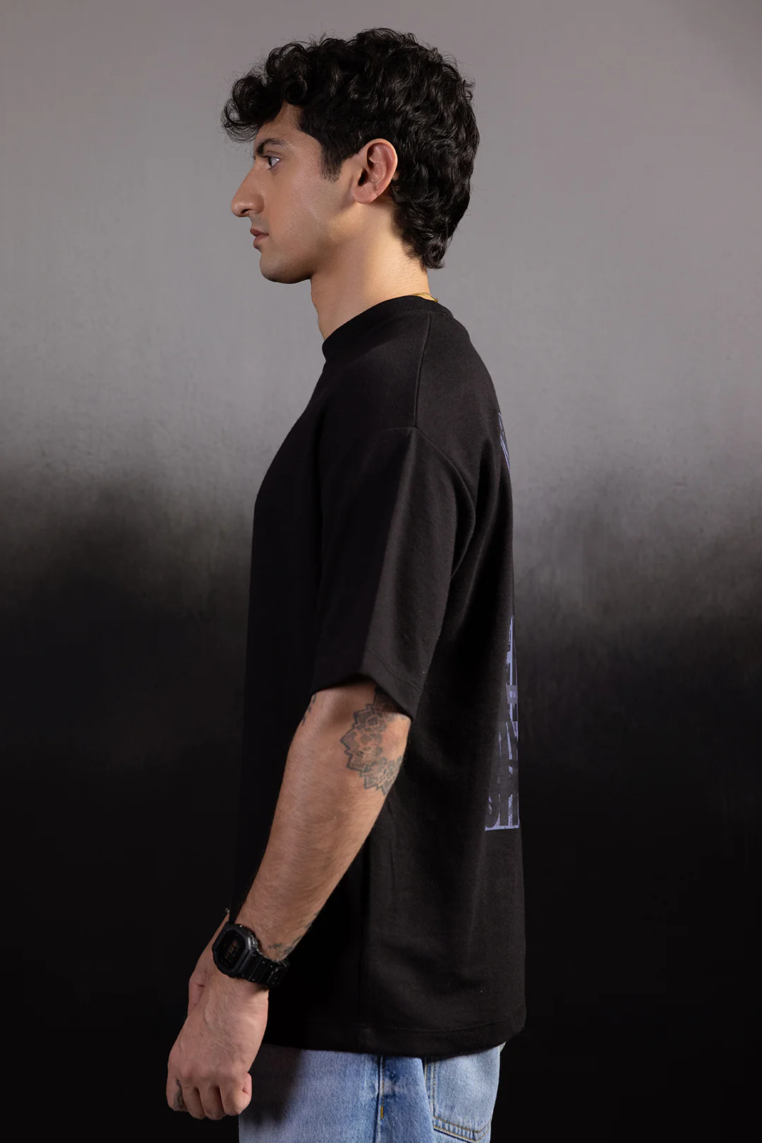 Oversized Graphic T-Shirt - D058 - Image 3