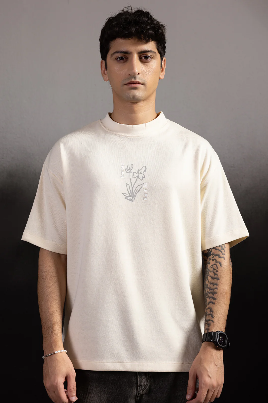 Oversized Graphic T-Shirt - D070
