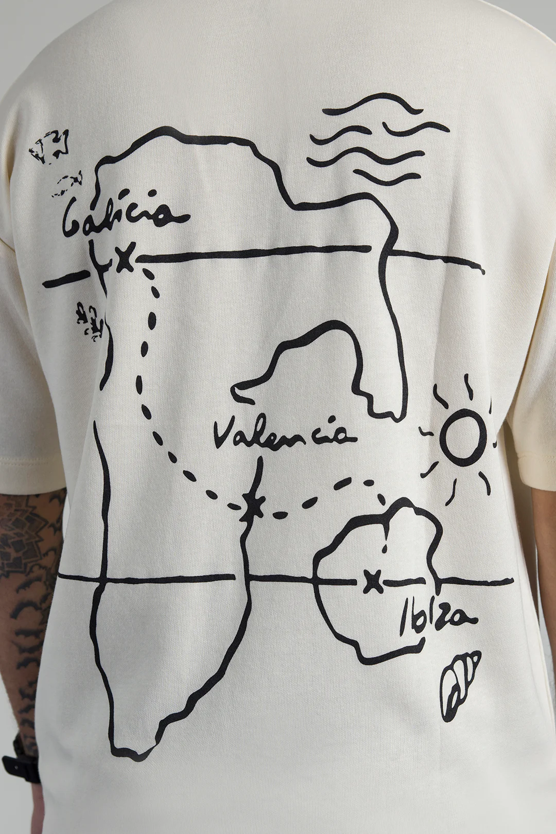 Oversized Graphic T-Shirt - D071 - Image 5