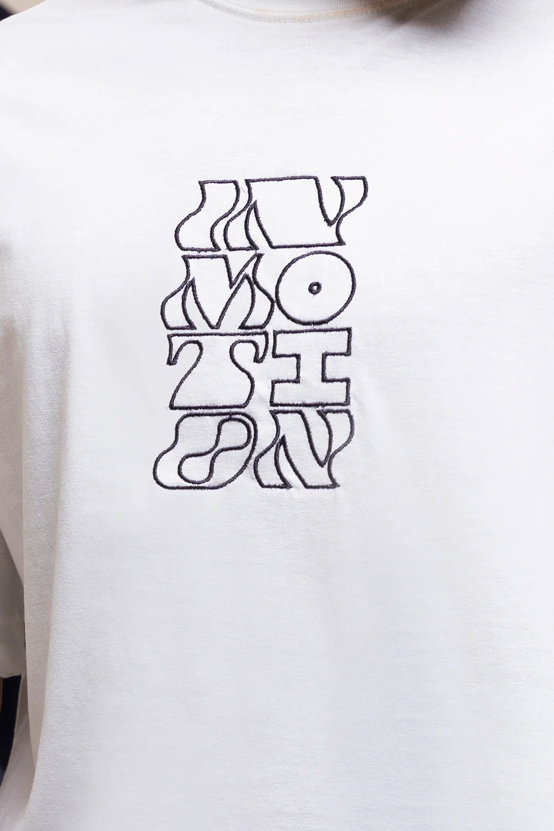 Oversized Graphic T-Shirt - D080 - Image 4
