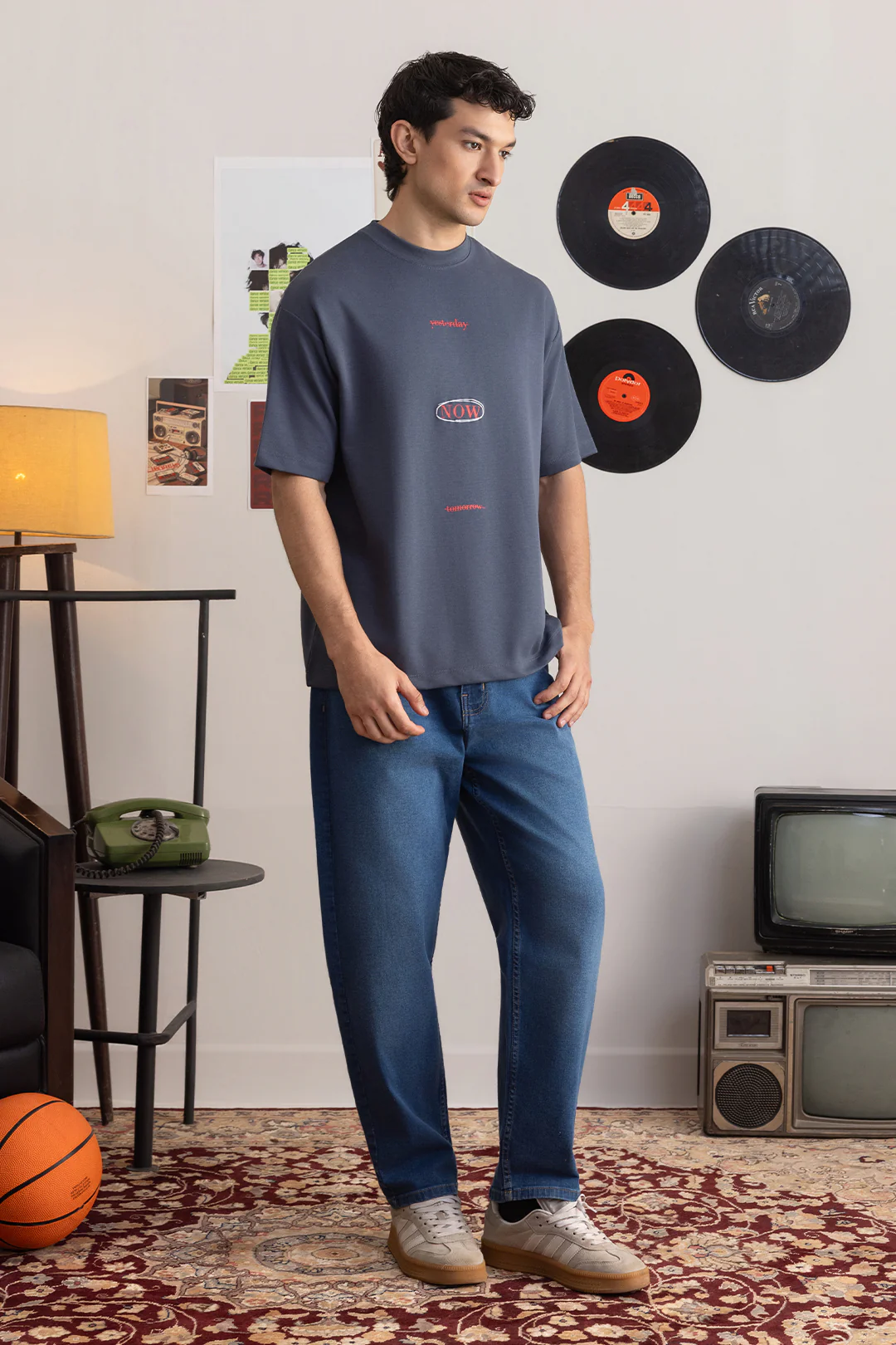 Oversized Graphic T-Shirt - D116 - Image 3