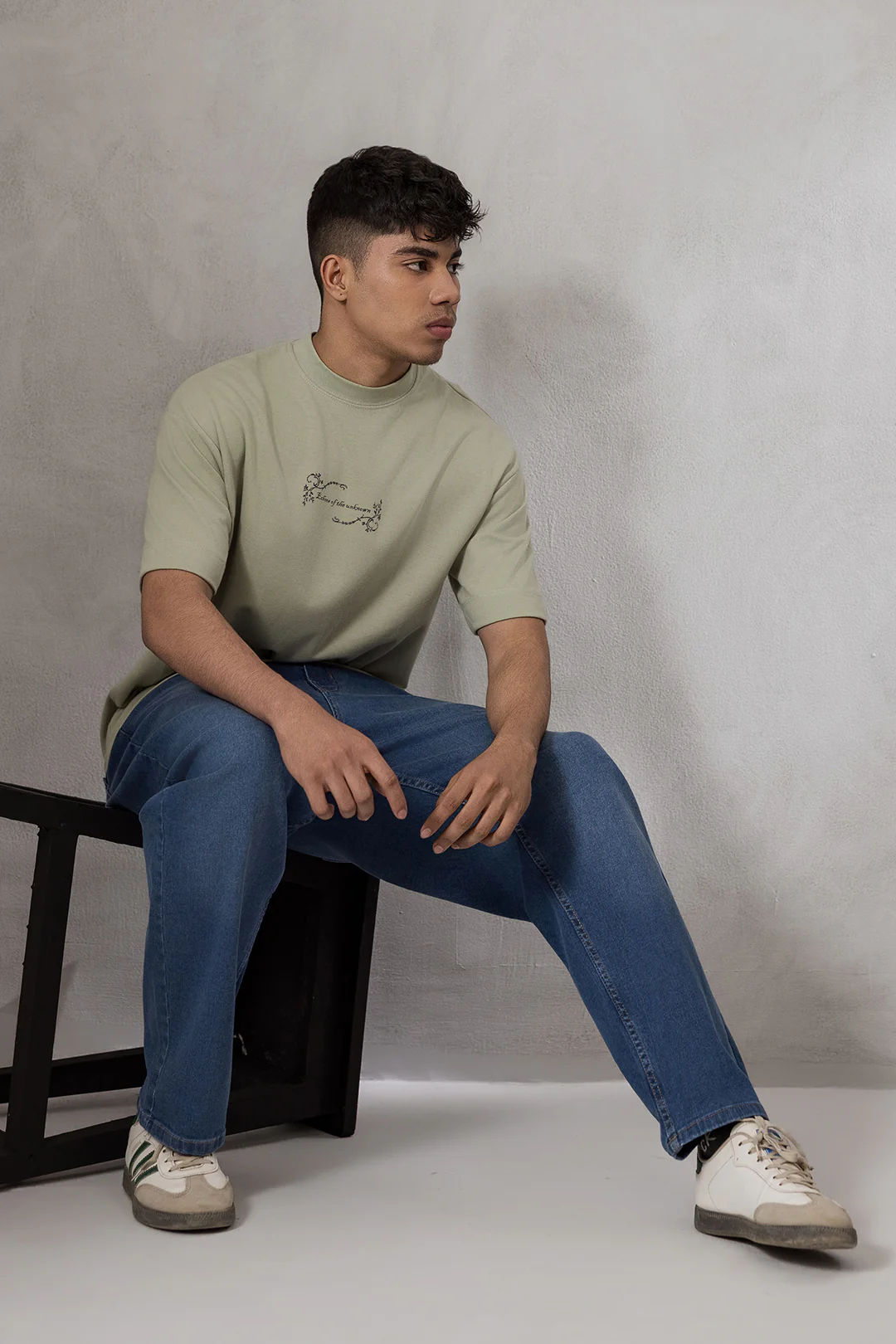 Oversized Graphic T-Shirt - D025 - Image 8