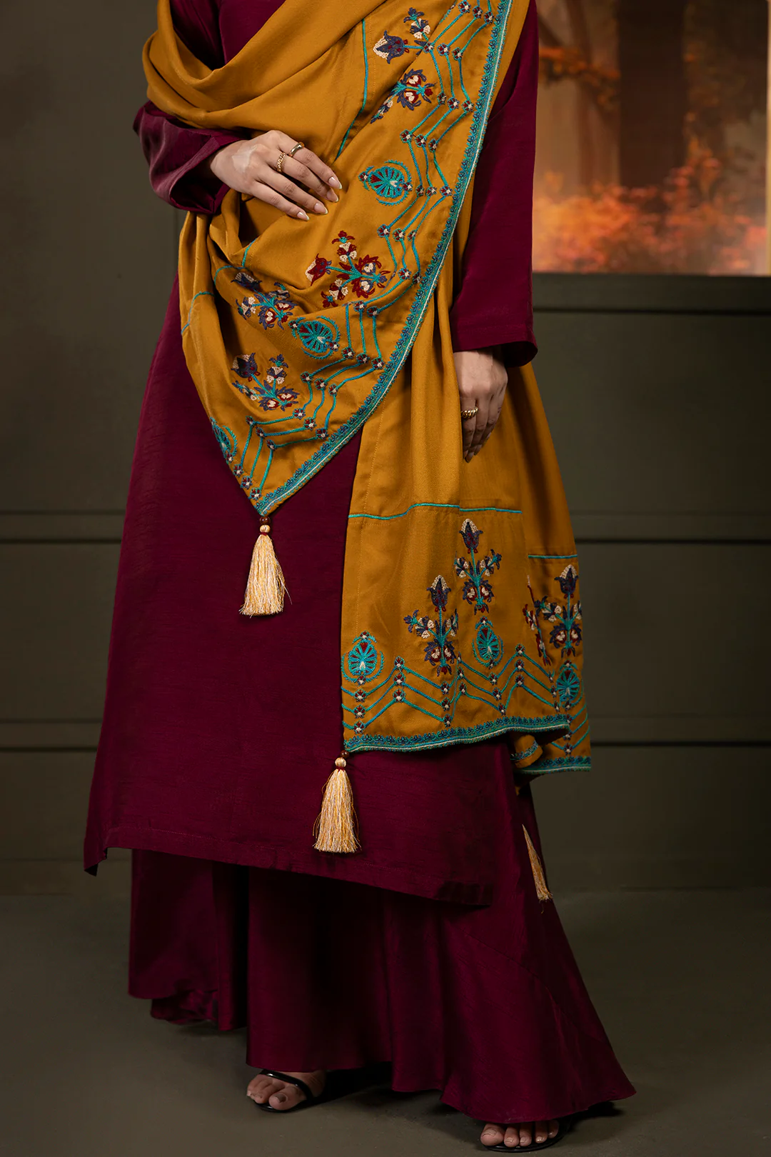 Embroidered Shawl - 0015 - Image 10