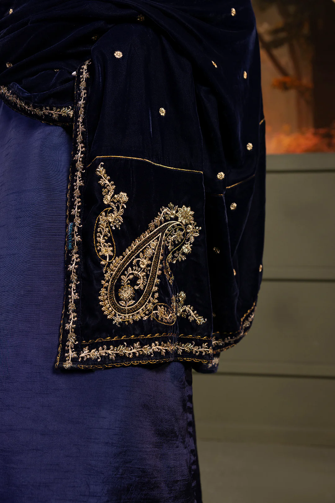 Zari Embroidered Shawl - 0030 - Image 11