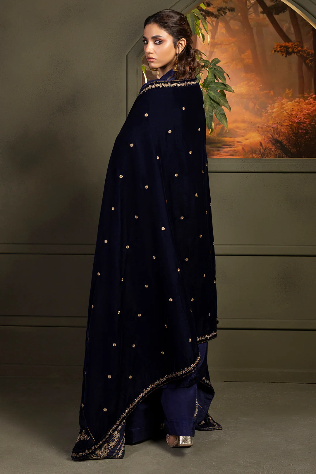 Zari Embroidered Shawl - 0030 - Image 8