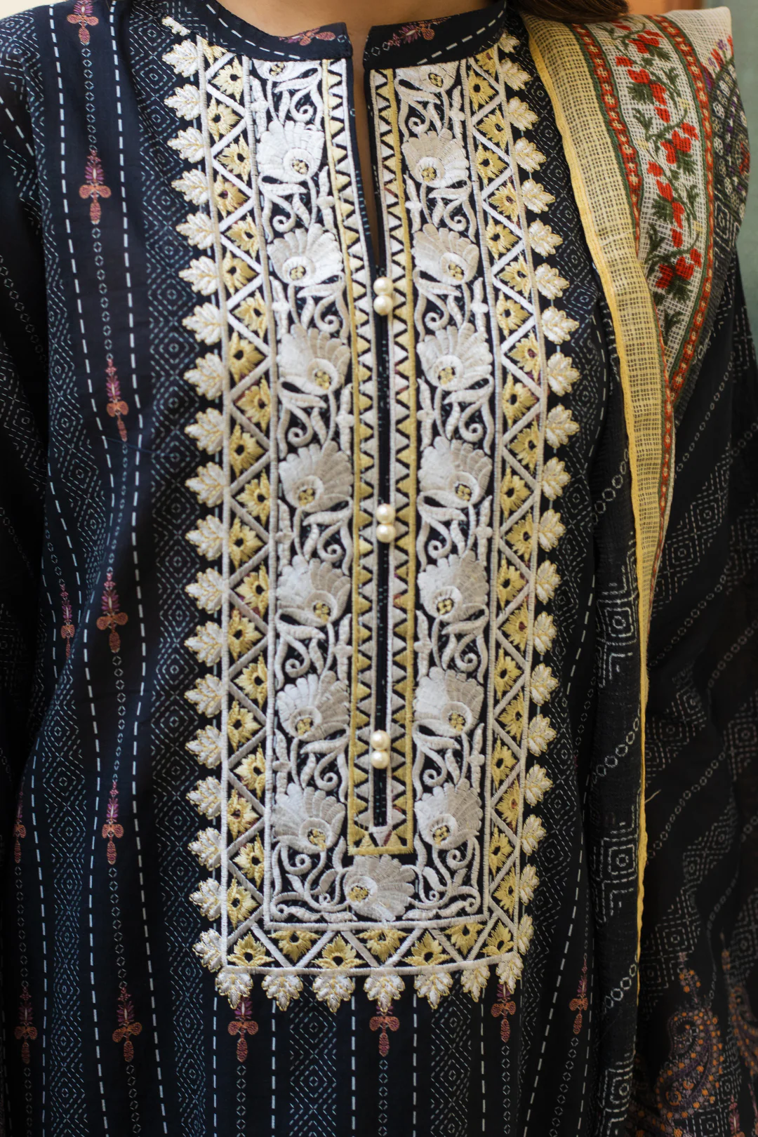 Embroidered Shirt Dupatta - 0711 - Image 4