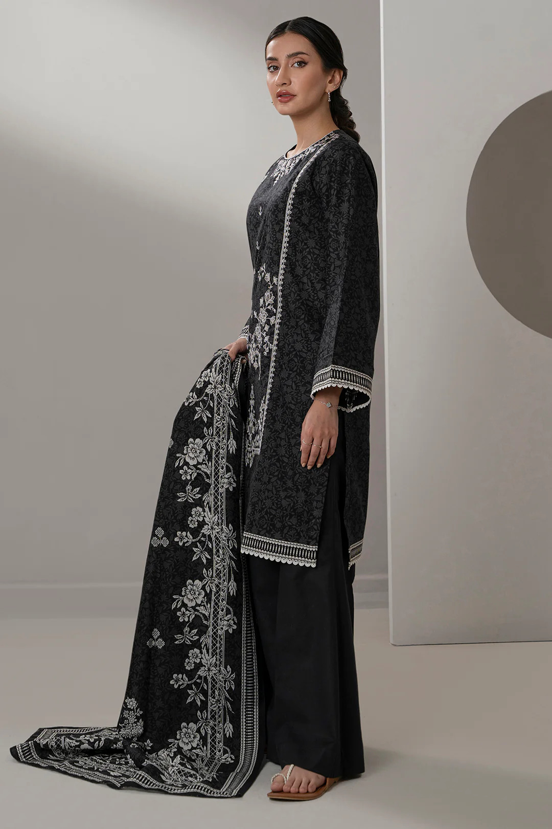 Embroidered Shirt Dupatta - 0562 - Image 3
