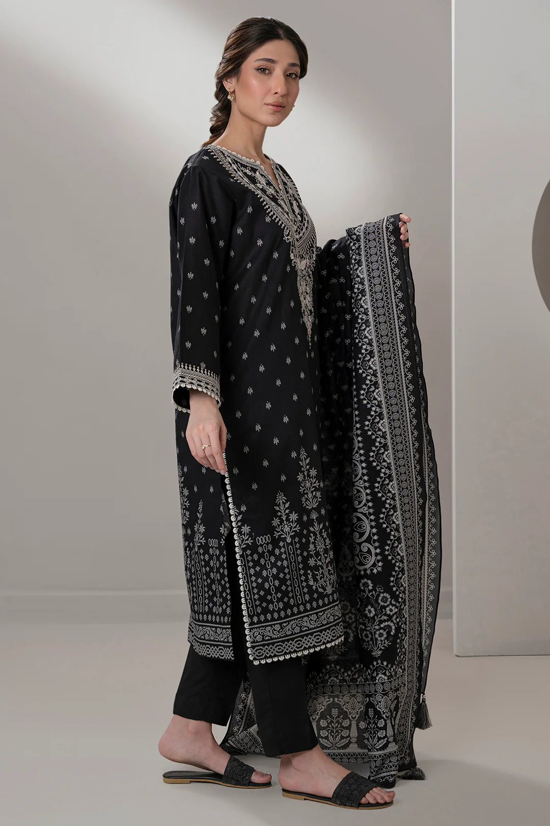 Embroidered Shirt Dupatta - 0640 - Image 4