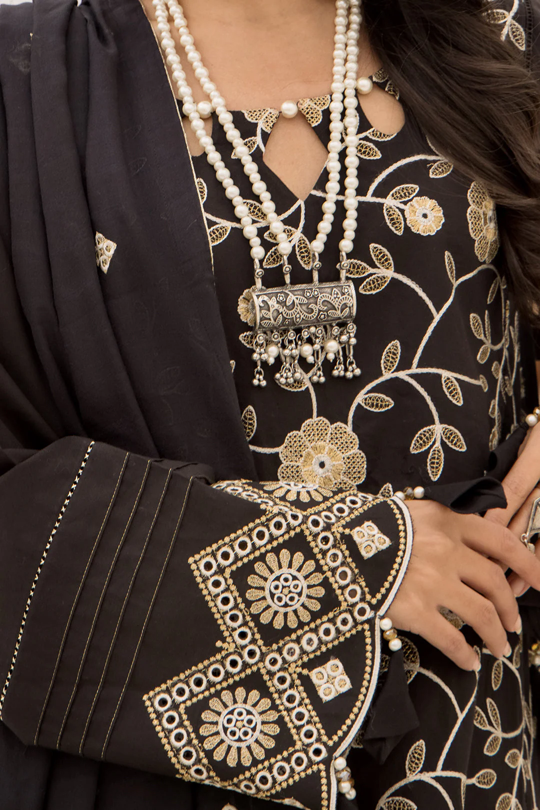 Embroidered Shirt Shalwar Dupatta - 0192 - Image 4