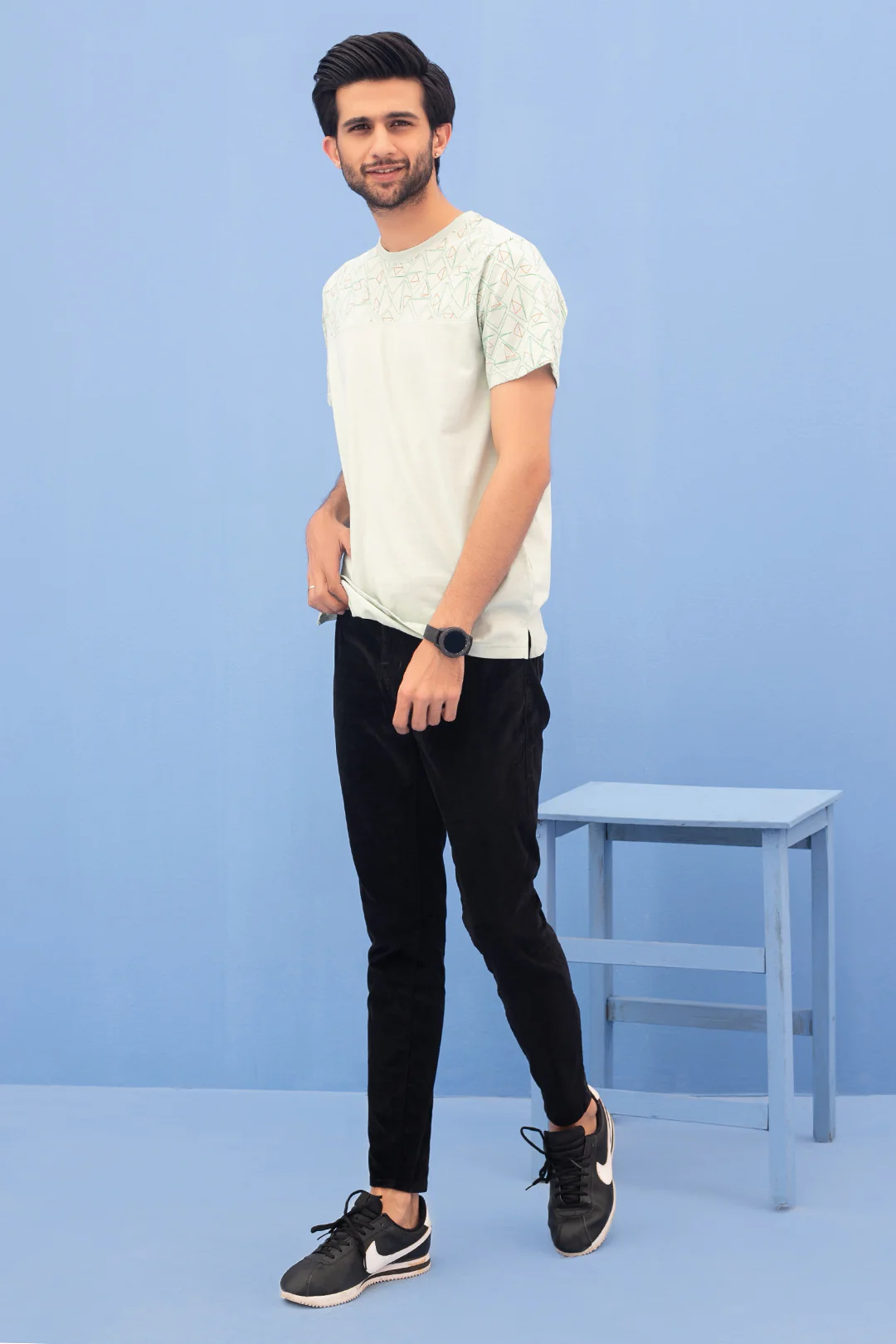 Graphic T-shirt - 1043 - Image 3