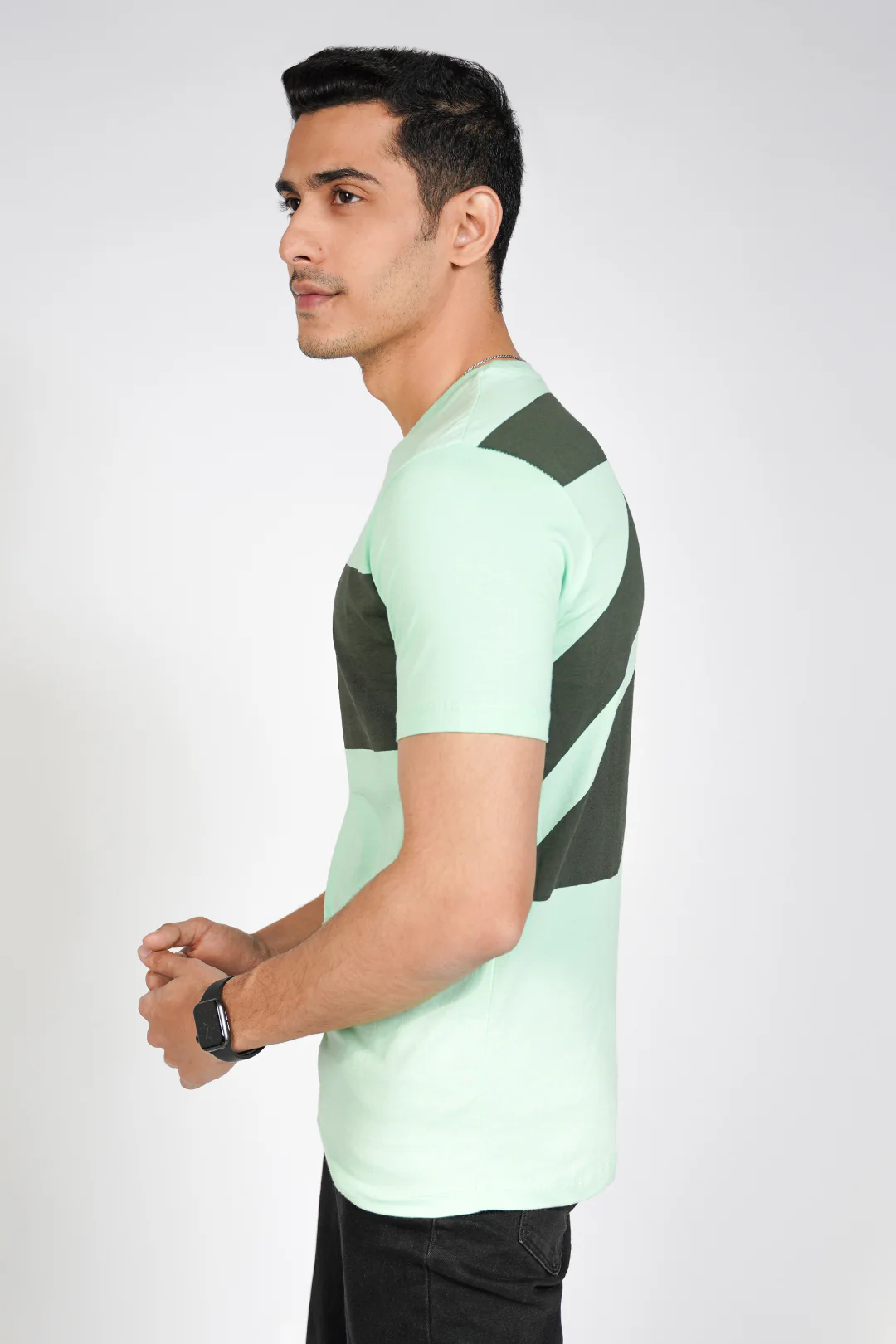 Graphic T-shirt - 1061 - Image 3
