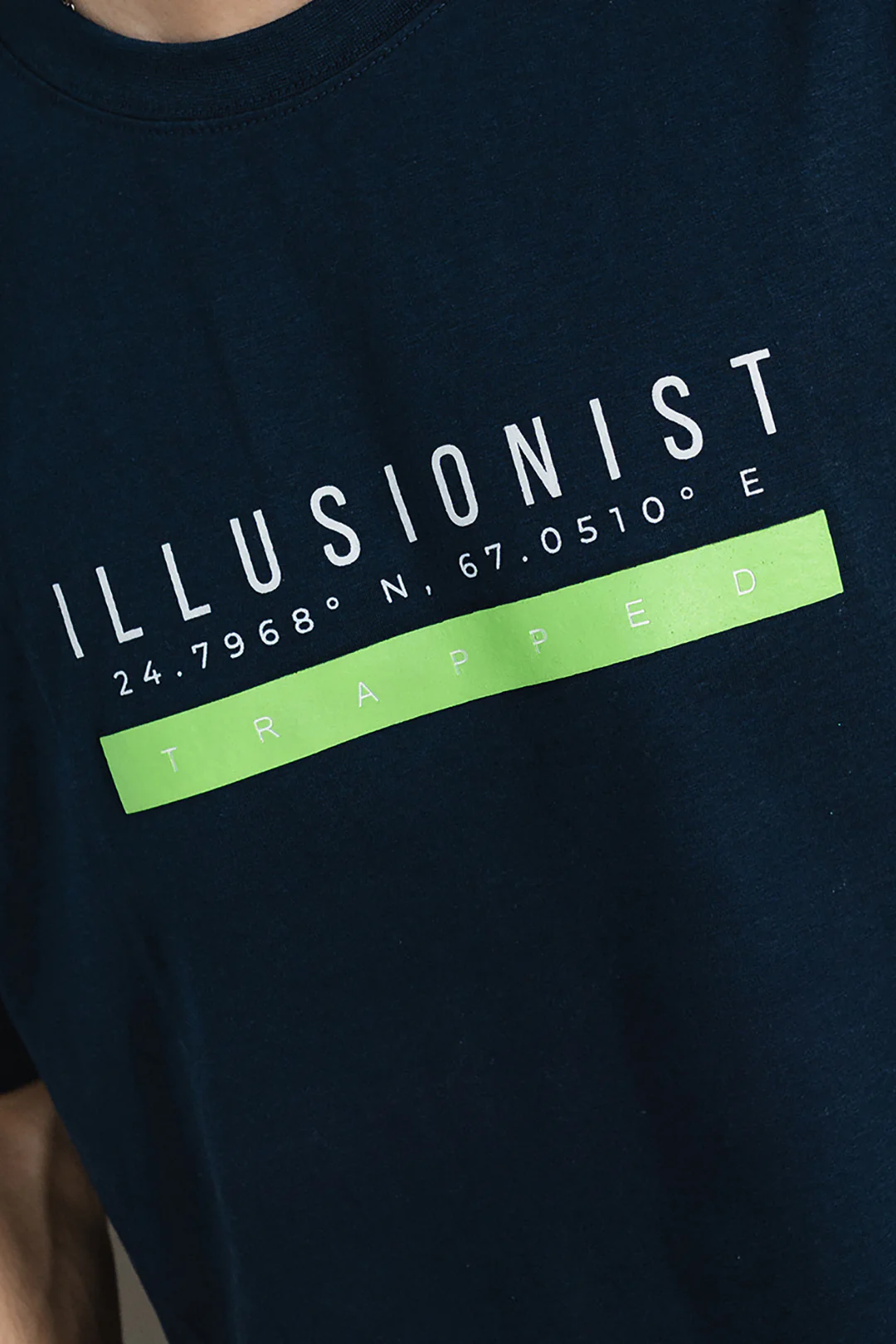 Graphic T-shirt - 3033 - Image 4