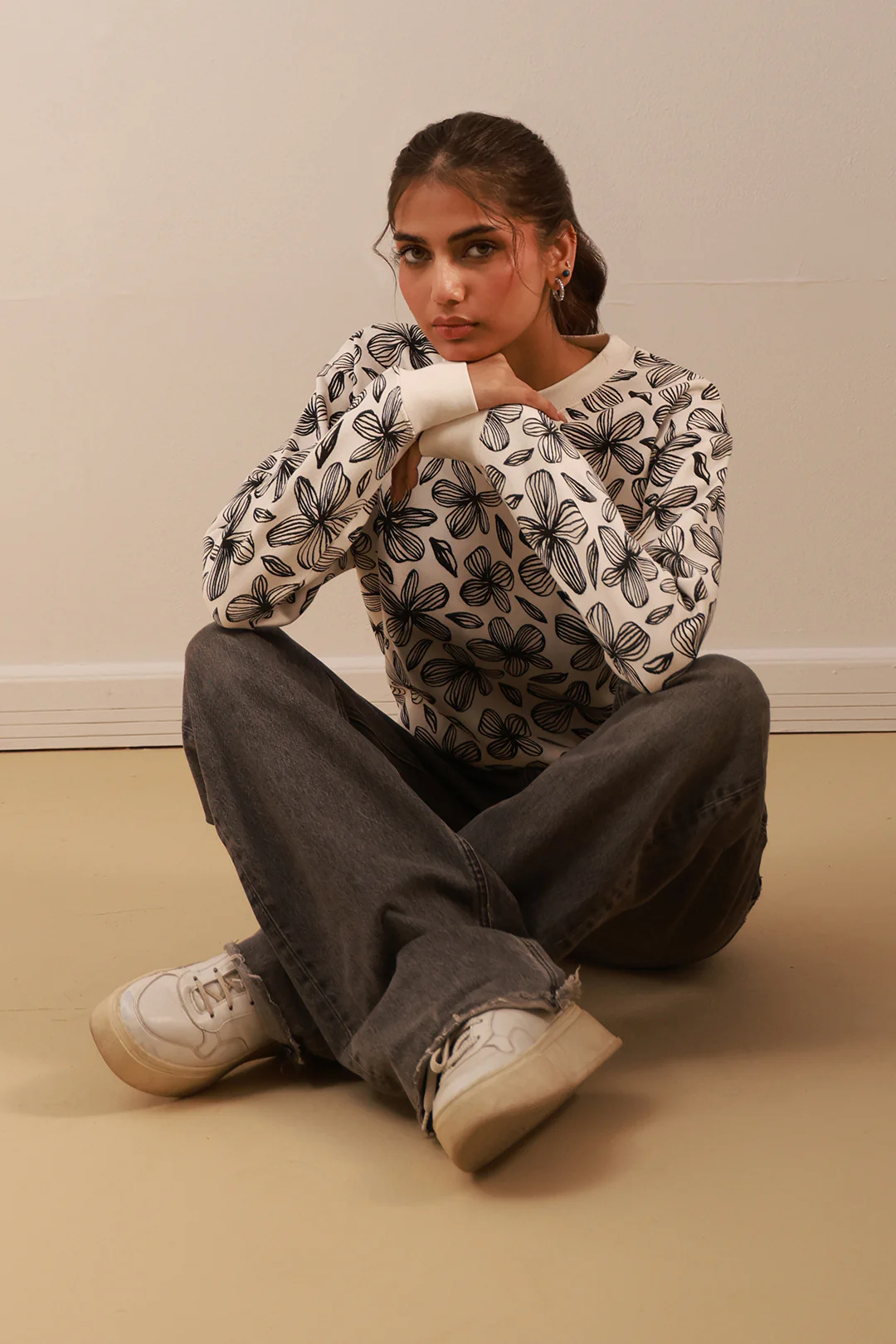Graphic Sweat Shirt - 4009 - Image 2