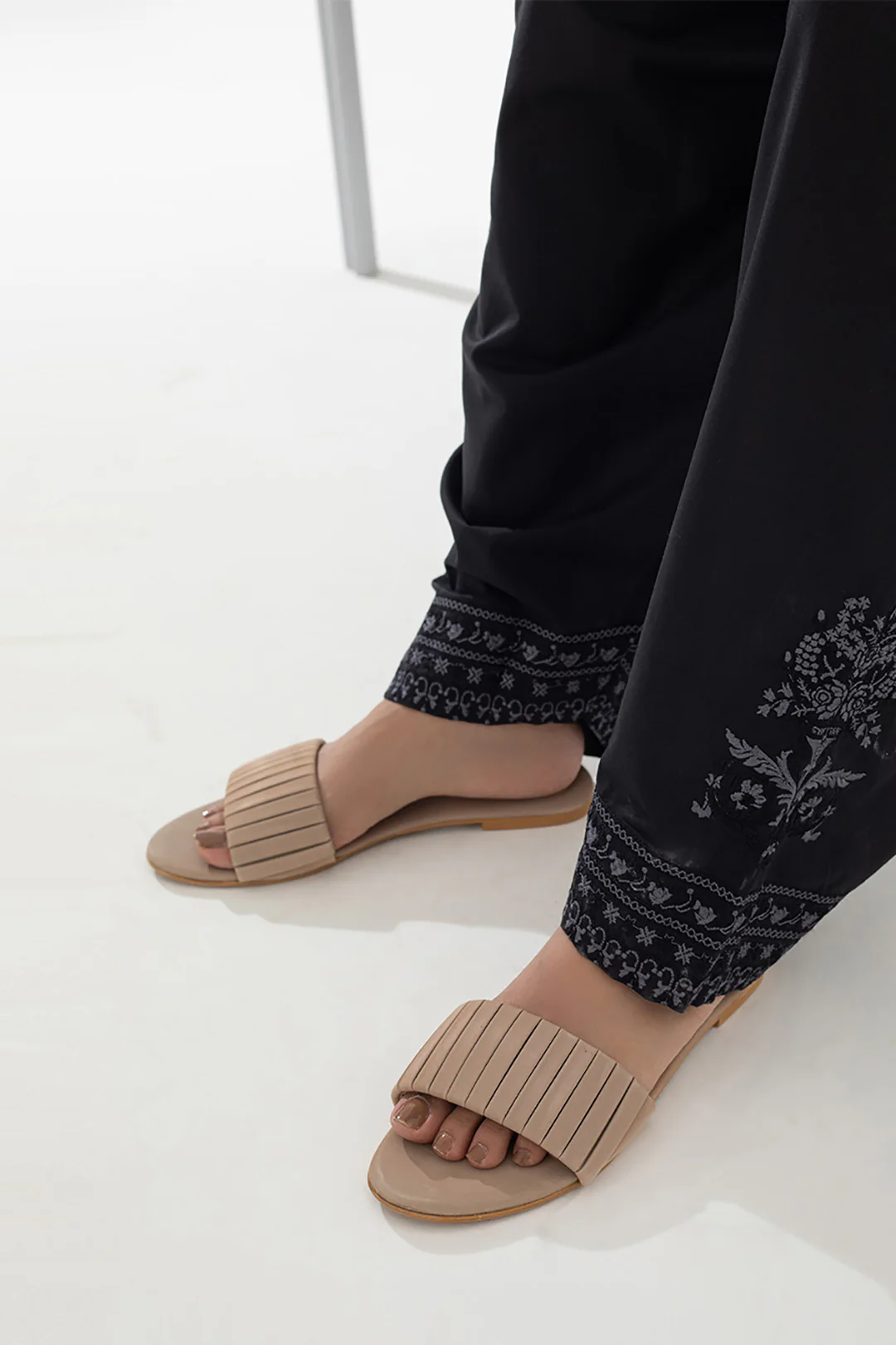 Trouser - 0015 - Image 2